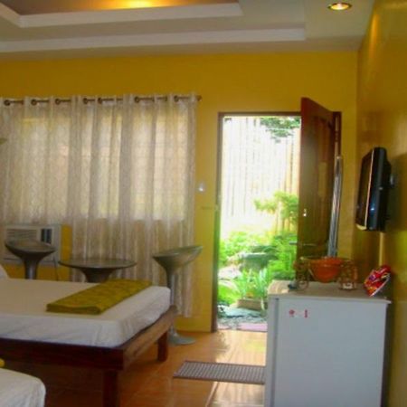 רוקסס סיטי Lawaan Garden Inn מראה חיצוני תמונה